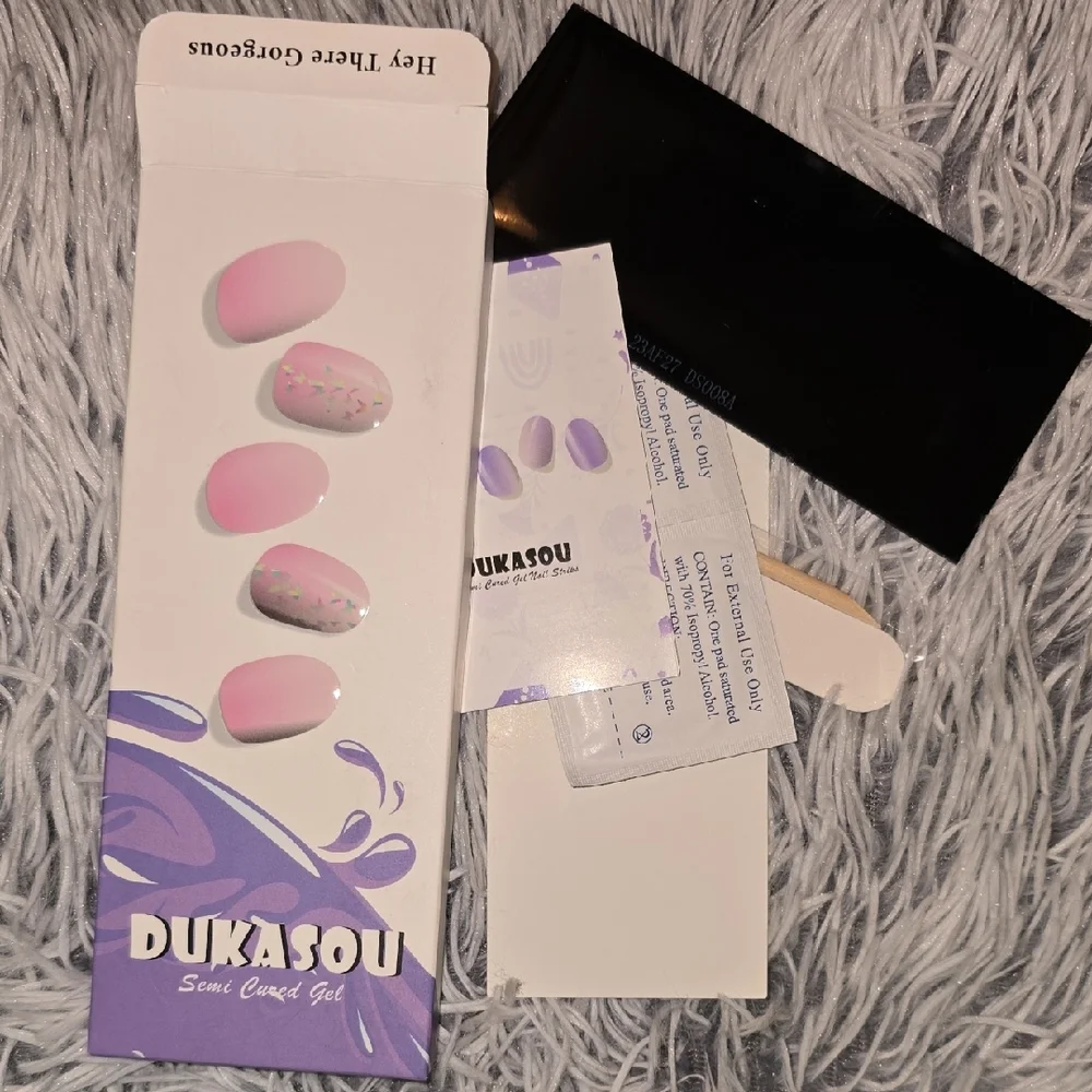 Pink Press-On Nails - Picture 5 of 5